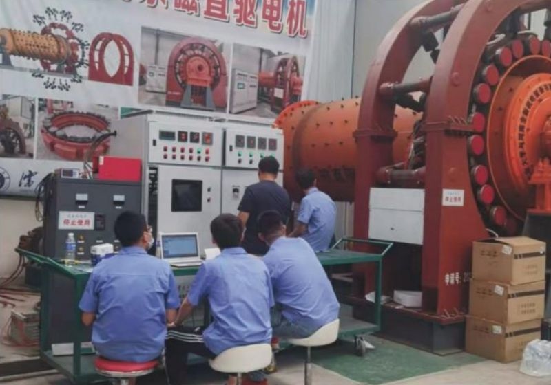 沈陽工業大學研究團隊對永磁直驅球磨機進行（háng）調試（shì）