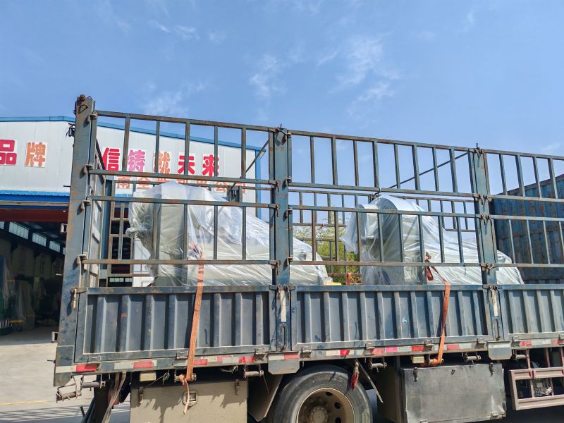 兩台正壓（yā）防爆電機發貨